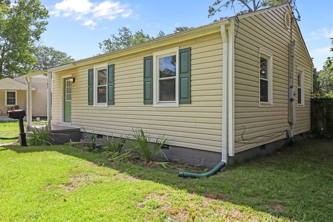 Building Photo - 103 Robin Rd
