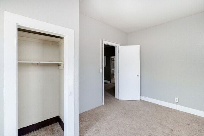 Building Photo - 1157 N Mathewson Ave