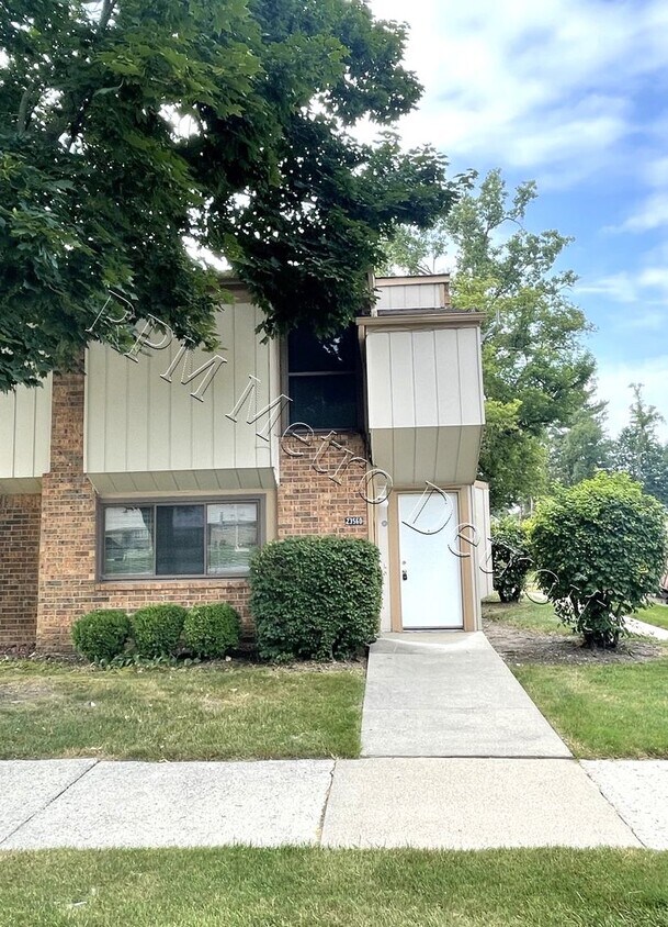 Foto principal - 23560 Lahser Rd