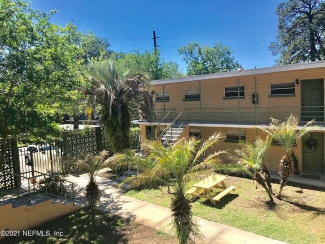 Building Photo - Herschel Street Apartments