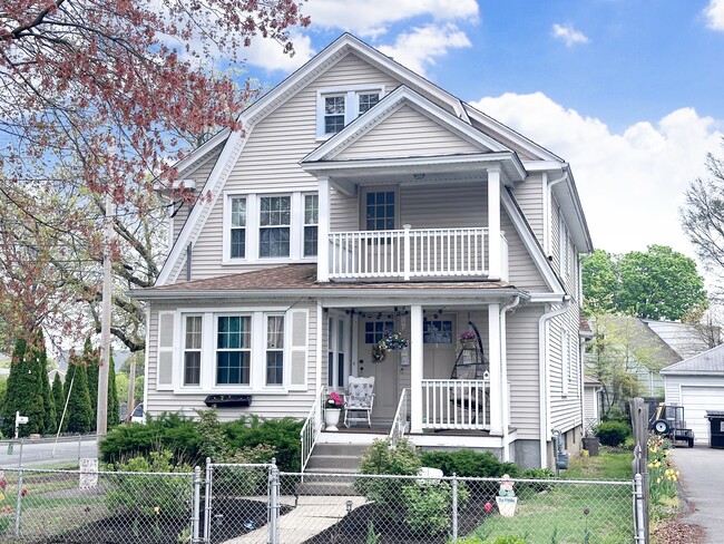 Building Photo - 826 Black Rock Tpke