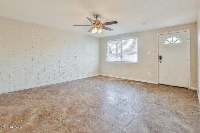 Foto del edificio - 7416 W Glenrosa Ave