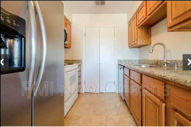 Foto del edificio - 1448 Carrollton Ave