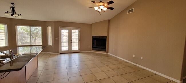 Foto del edificio - FOUR BEDROOMS IN COLLEGE PARK