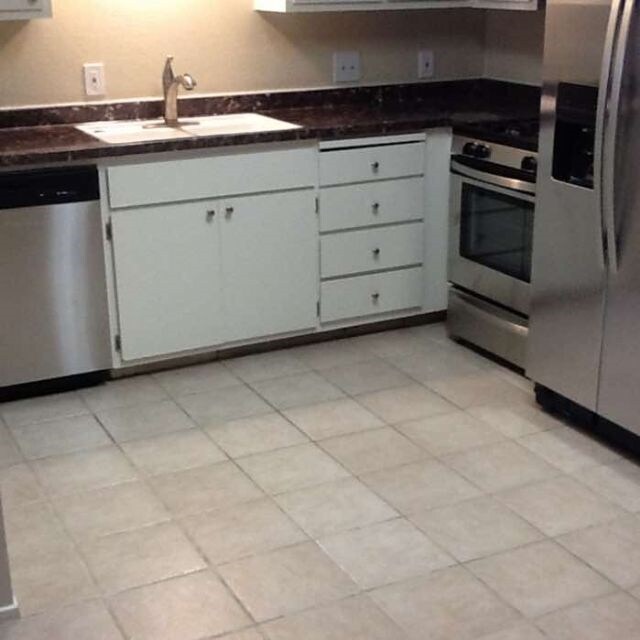 Foto del edificio - House For Rent in Modesto