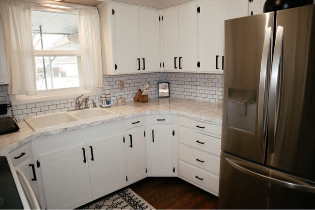 Building Photo - 1144 Sahara St