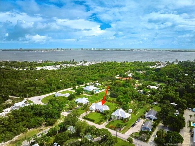 Foto del edificio - 4811 NE Savannah Rd