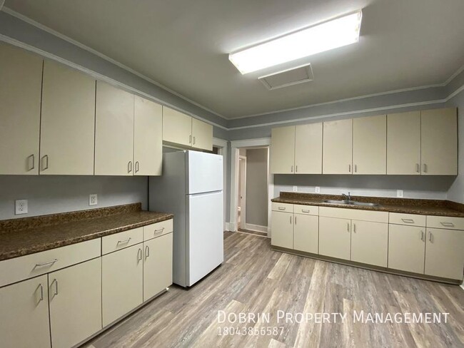 Foto del edificio - 2311 Royall Ave