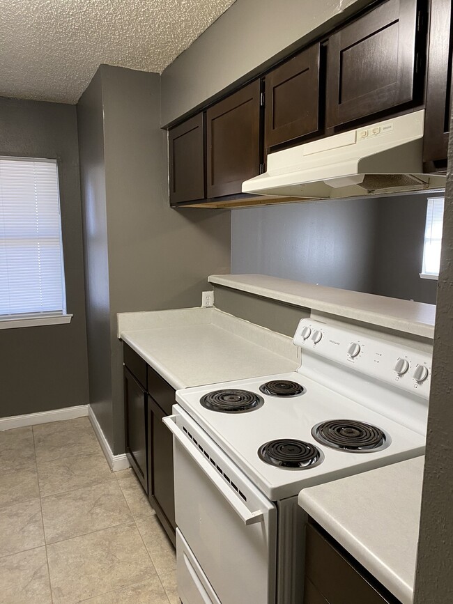 Building Photo - 2316 Carley St