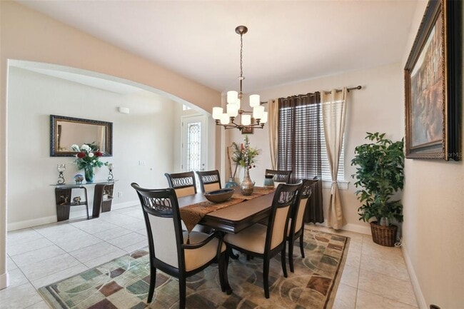 Building Photo - 6841 Bushnell Dr