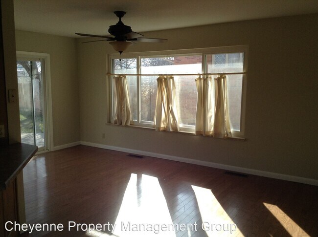 Foto del edificio - 3 br, 2 bath House - 621 Vista Lane