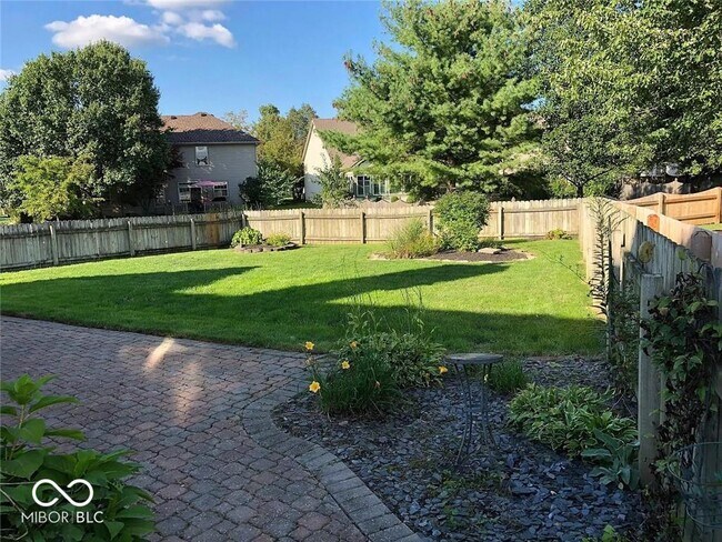 Foto del edificio - 10331 Lakeland Dr