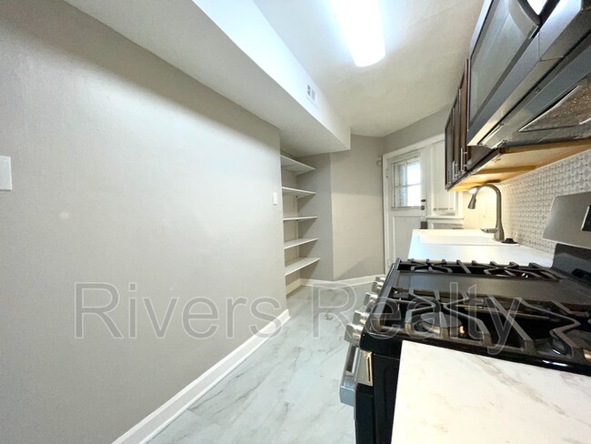 Building Photo - 125 W Bodley Ave