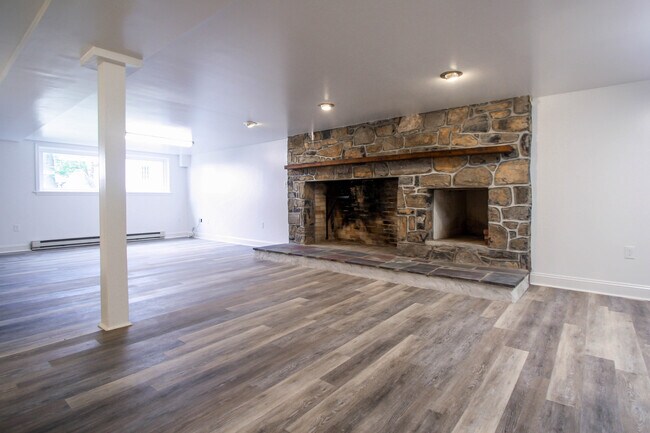 Building Photo - 206 S Delaware Ave