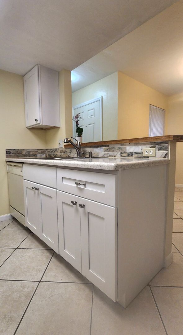 Building Photo - 2/2 in Timberway II!