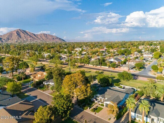 Foto del edificio - 3007 N 47th Pl