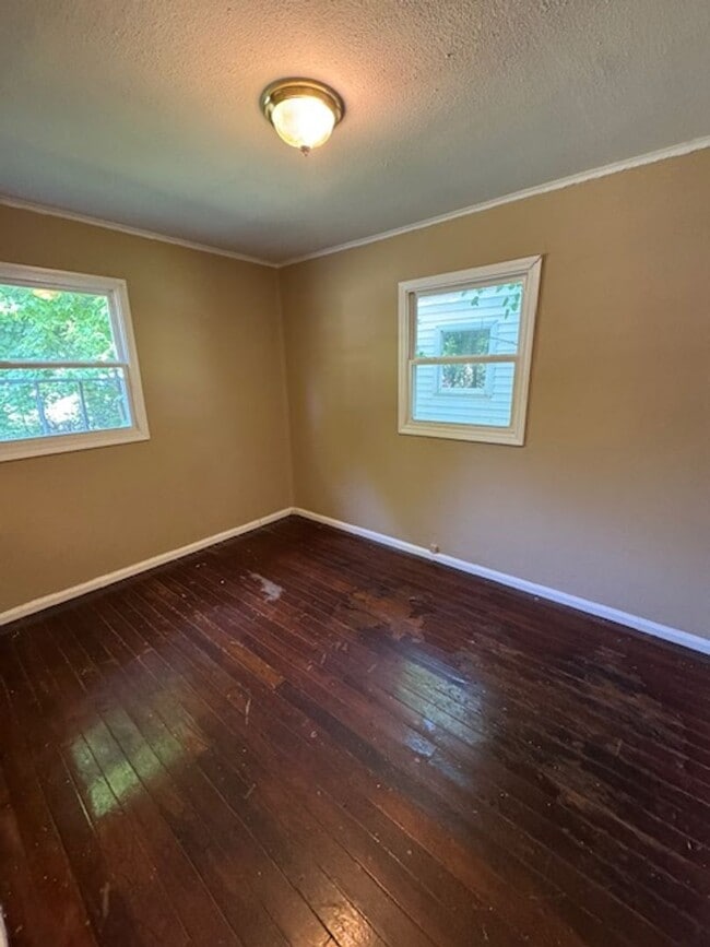 Building Photo - 4625 Spatz Ave