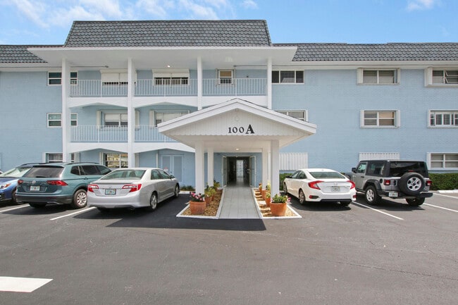 Building Photo - 100 Shore Ct