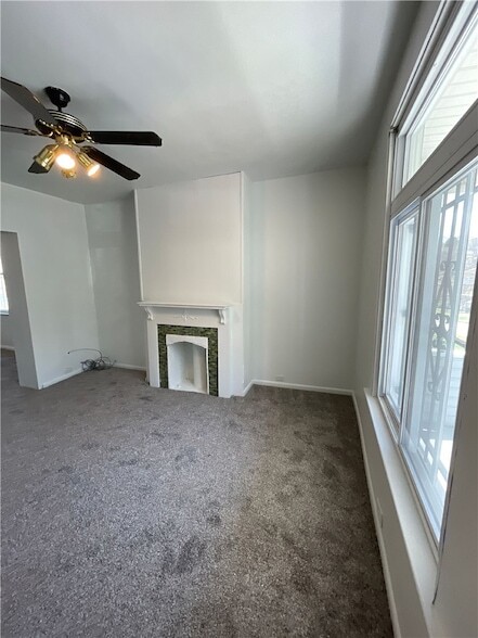 Building Photo - 1367 Montezuma St