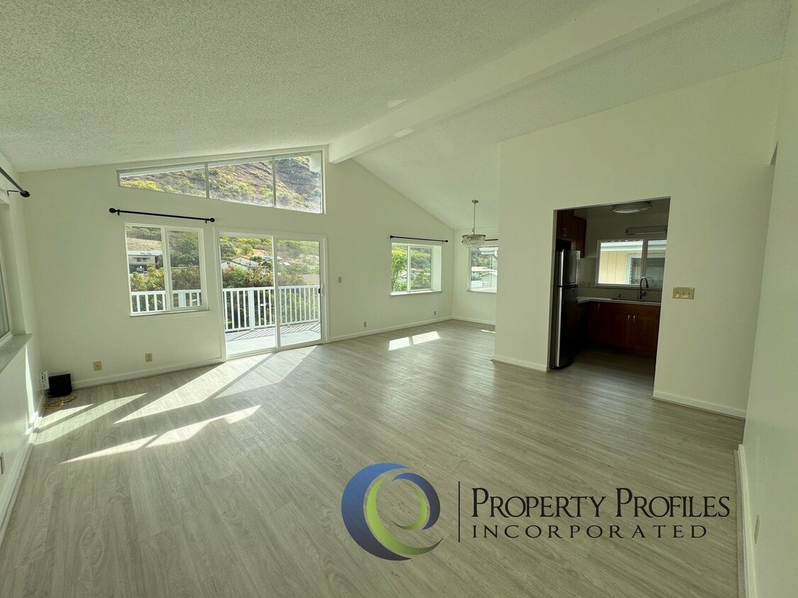Primary Photo - Kuliouou - 3 Bedroom, 2 Bath House - Avail...
