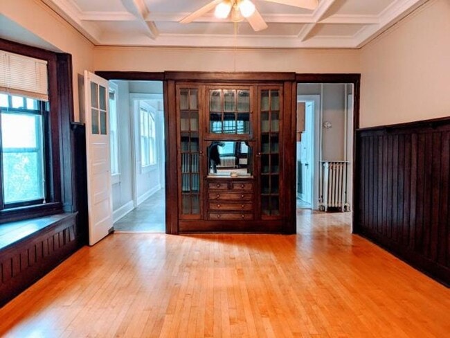 Building Photo - Prospect Lower house