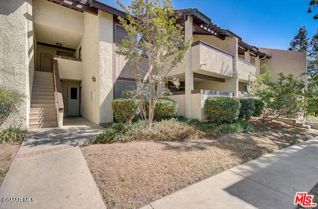 Building Photo - 1348 E Hillcrest Dr