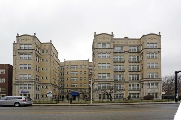 Primary Photo - 6720 S Jeffery Blvd