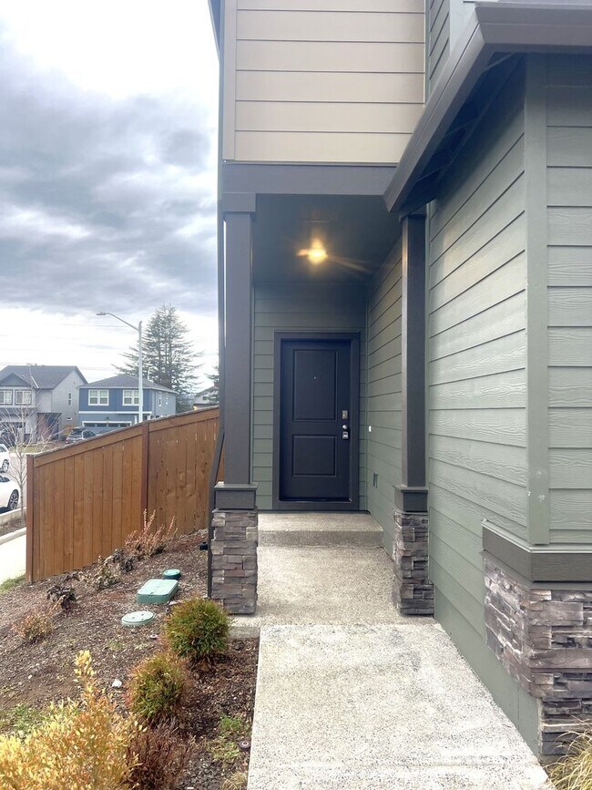 Building Photo - Beautiful Home located in Brookside at Ple...