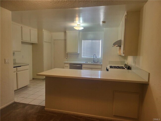 Foto del edificio - 425 E Mission Rd