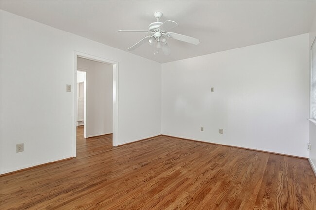 Building Photo - 7505 Brentcove Cir