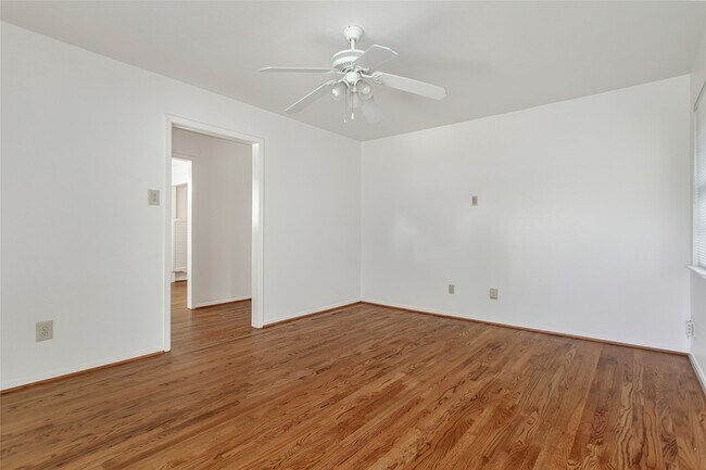 Foto del edificio - 7505 Brentcove Cir