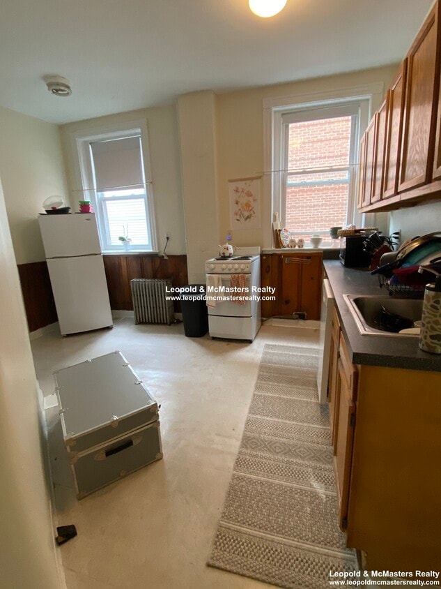 Primary Photo - 1595 Beacon St
