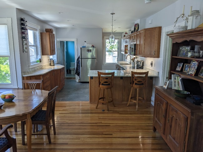 Foto del edificio - 90 Glenwood Rd