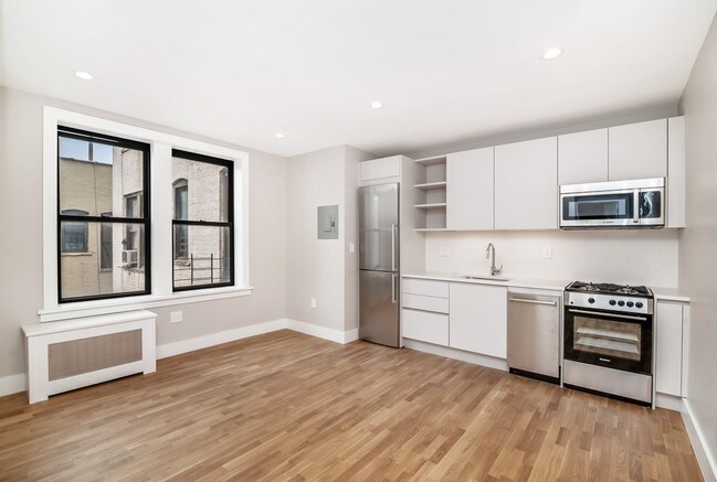 Foto del edificio - 58 Linden Blvd