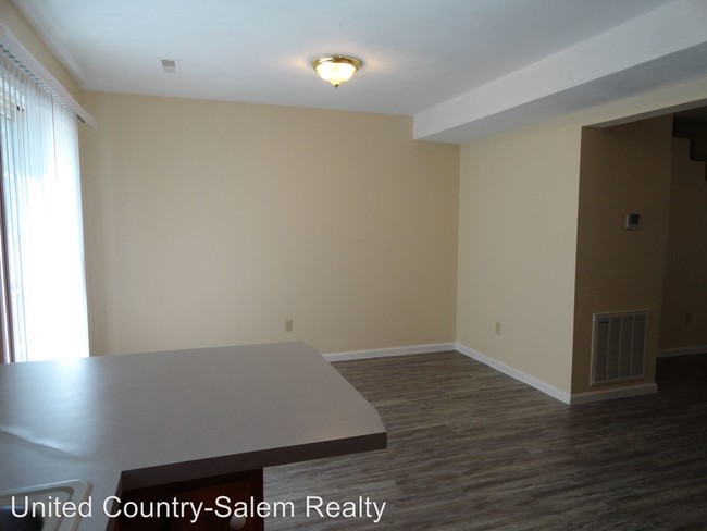 Building Photo - 1106 S Wines St