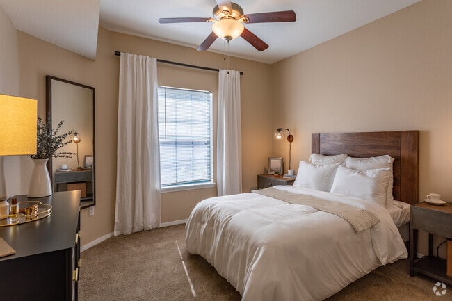 1BR, 1BA - A1 West - IMT Cherry Creek