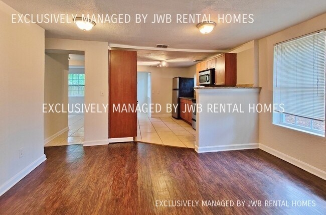 Foto del edificio - 4231 Spring Park Rd