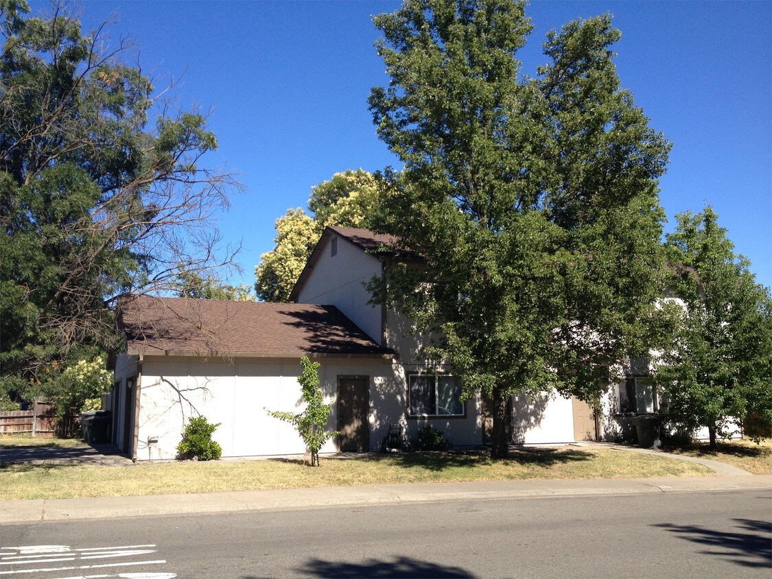 Primary Photo - 5340 Engle Rd
