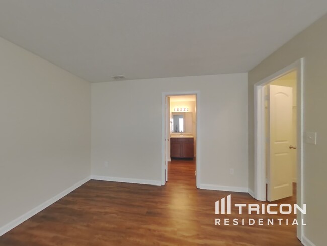 Foto del edificio - 10719 Tedder Lake Dr
