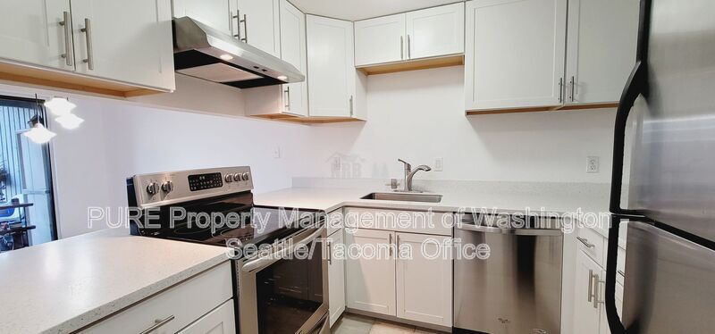 Foto principal - 4002 S 158th St