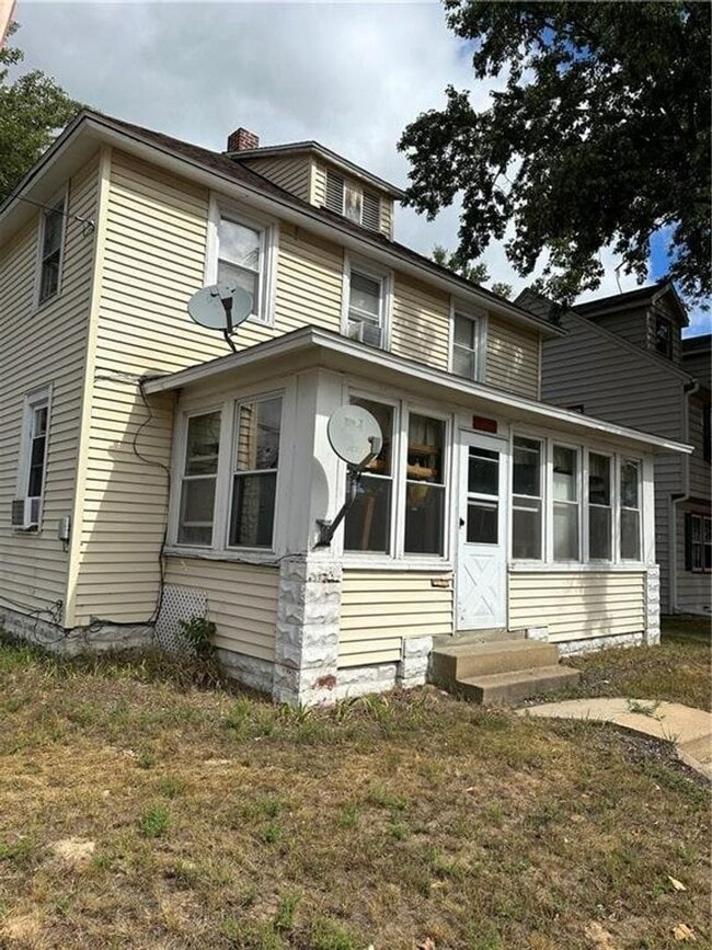 Building Photo - Duplex in Black River Falls