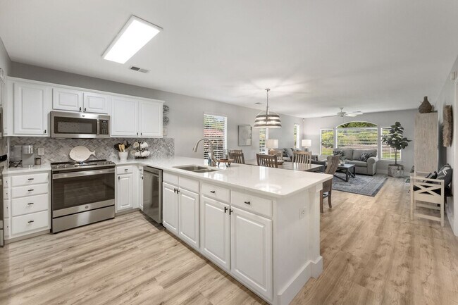Building Photo - 410 Blue Stem Dr