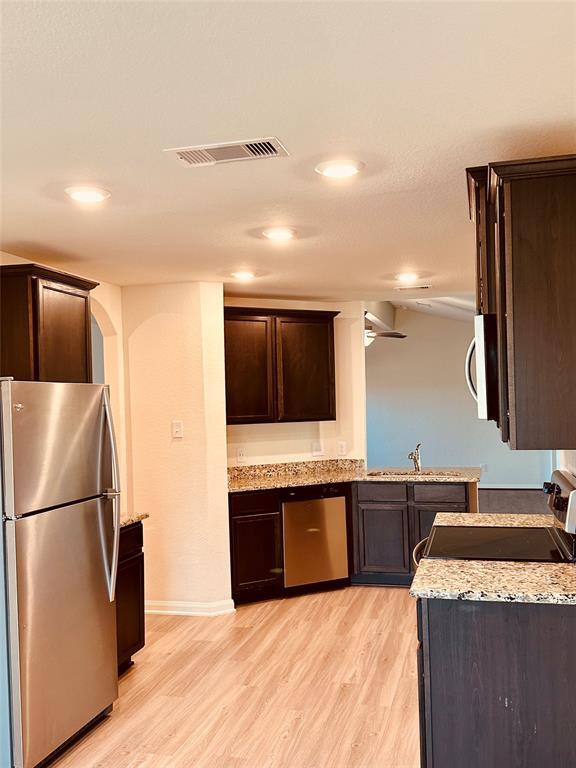 Building Photo - 328 Spanish Stone Dr