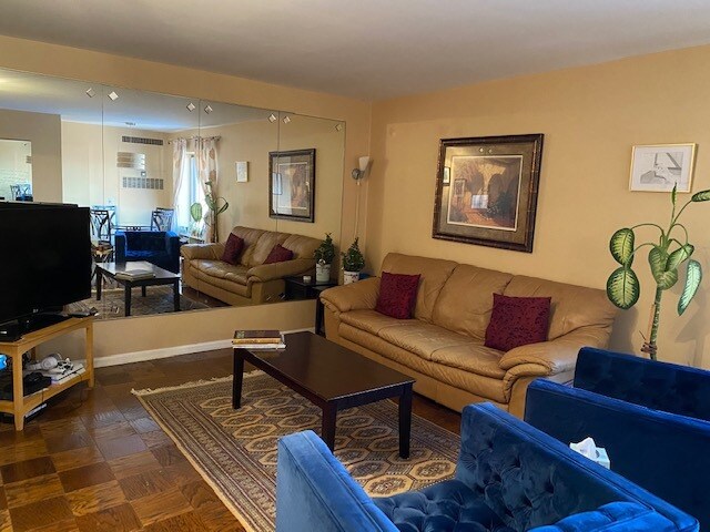 Living Room - 1001 26th St NW