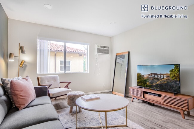 Building Photo - 2039 N Las Palmas Ave