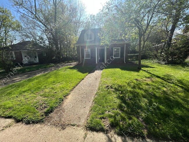 Building Photo - 16833 Brady St