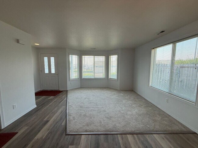 Foto del edificio - 4603 Messara Ln