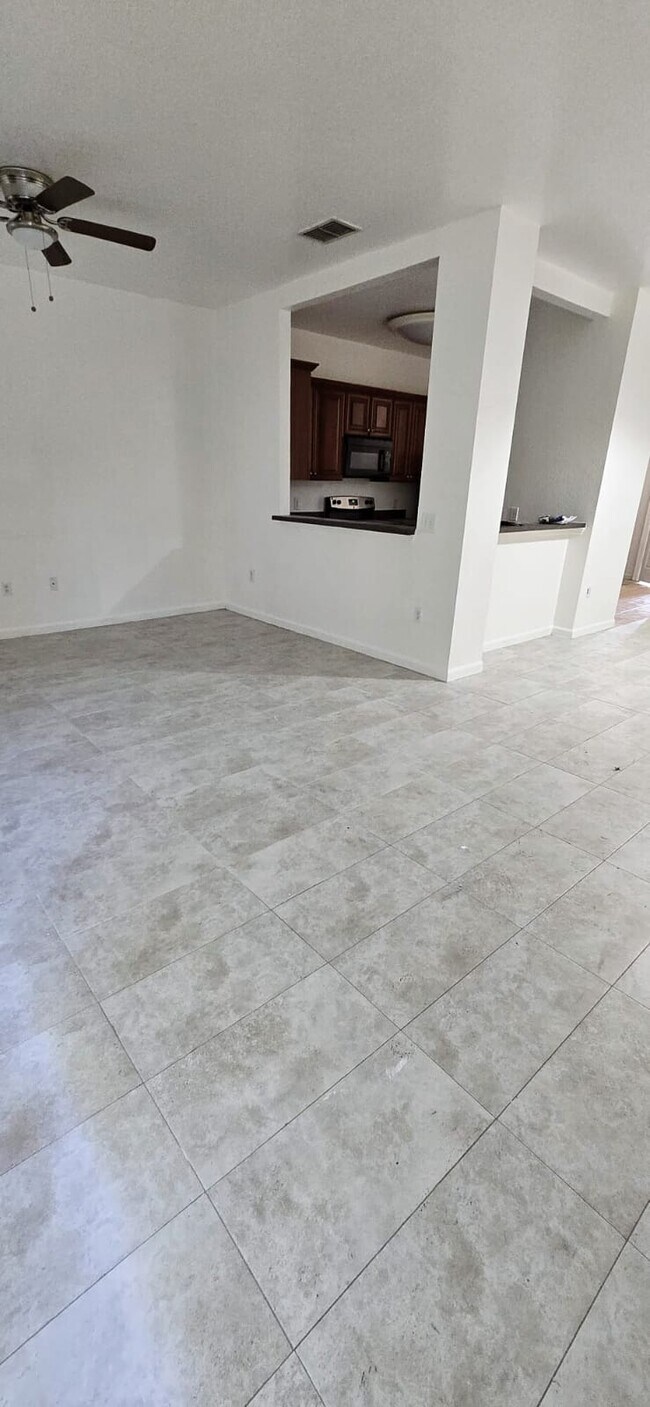 Foto del edificio - 8008 Tipperary Ln