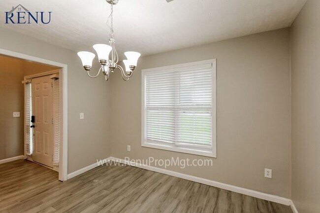 Foto del edificio - Available Now! 4 beds & 2.5 baths!
