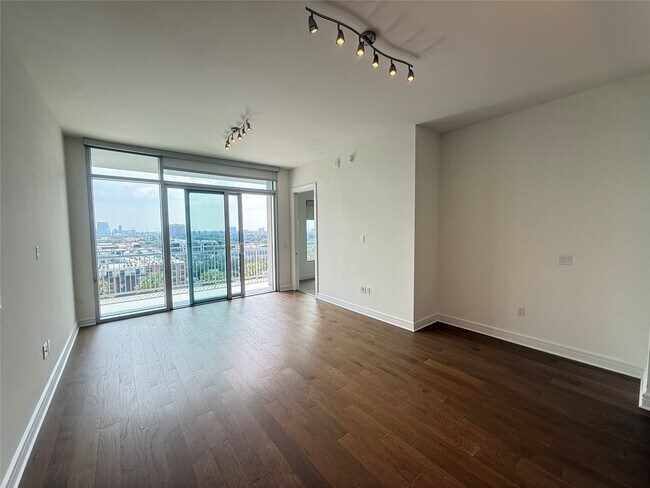 Foto del edificio - 3300 Main St